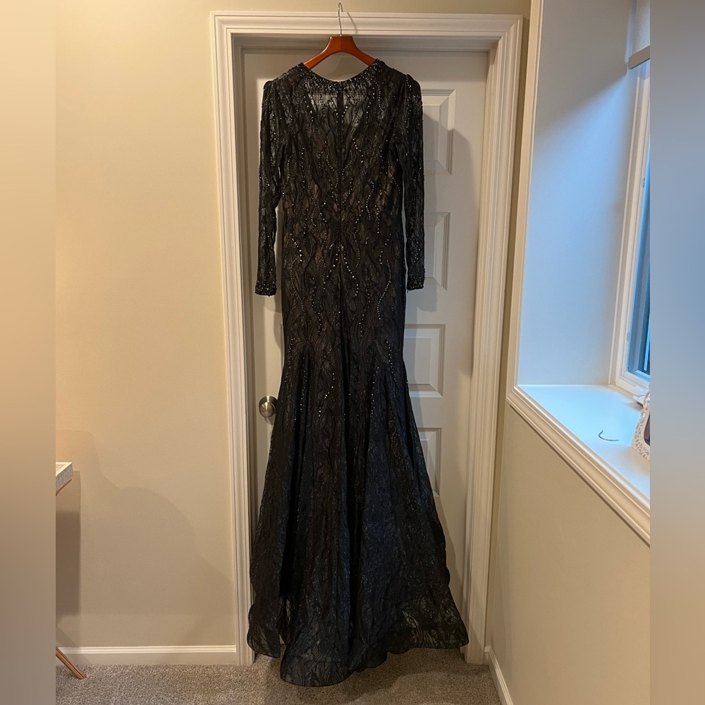 NWT ~Never worn!! GORGEOUS Mac Duggal Black Lace Illusion Gown - Picture 4 of 6